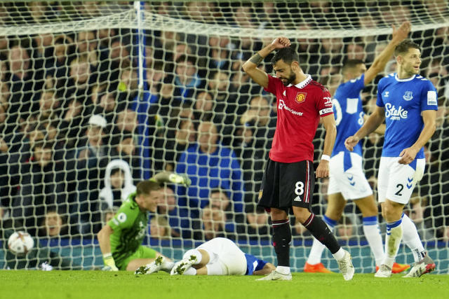 天空：埃弗顿考虑冬窗引进中锋，有意齐尔克泽和伊万-托尼